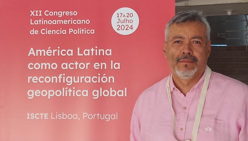 El profesor César Ramírez presenta una investigación en el Congreso de Ciencia Política de Lisboa