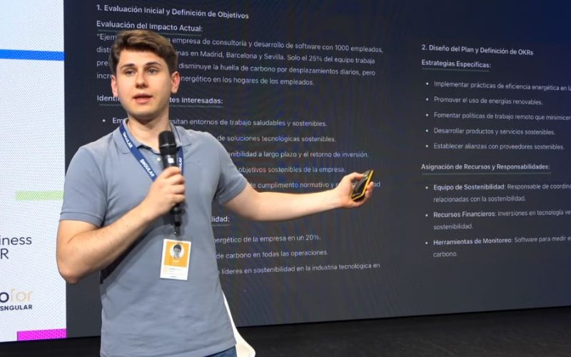 Daniel García-Cordero aporta una visión práctica a los cursos de IA de CenteIA Daniel García-Cordero aporta una visión práctica a los cursos de IA de CenteIA